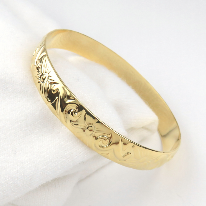 10mm Hawaiian Heirloom Design Gold Bangle