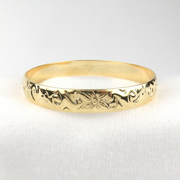 10mm Hawaiian Heirloom Design Gold Bangle