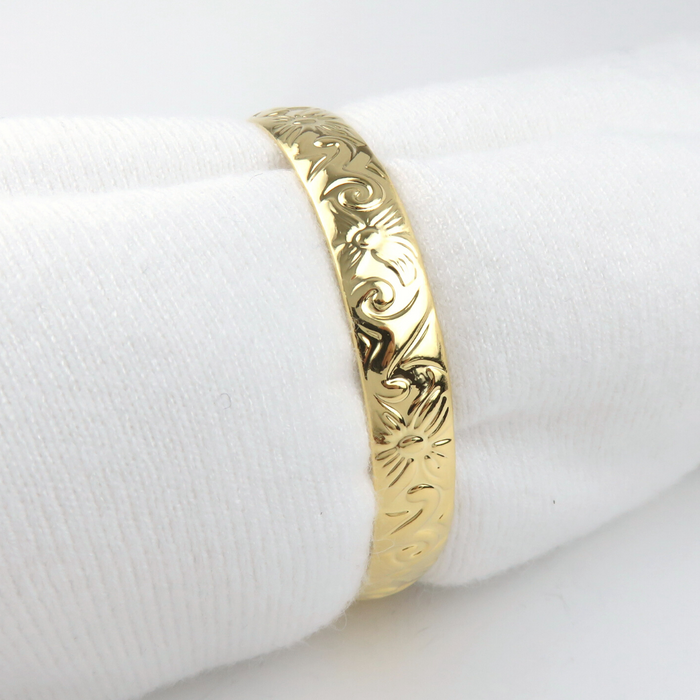 10mm Hawaiian Heirloom Design Gold Bangle