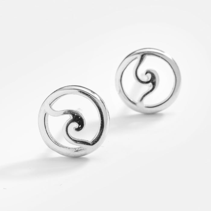 Round Simple Wave Stud Earrings