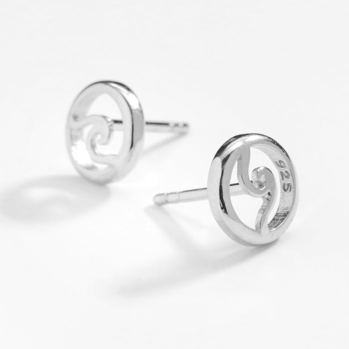 Round Simple Wave Stud Earrings